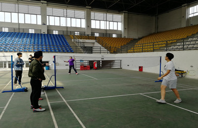 微电子技术系羽毛球队参与学院运动会