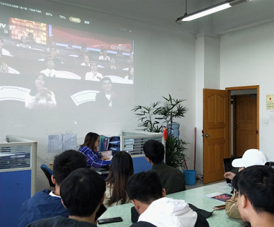 微电子技术系第二学生党支部组织观看“平语近人”系列视频