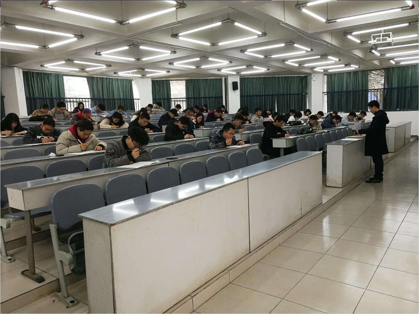 云计算系举行第63期入党积极分子培训班选拔考试