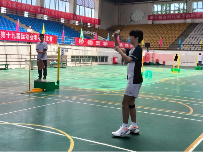  第十九届校运会羽毛球个人赛初赛工学院选手全胜晋级