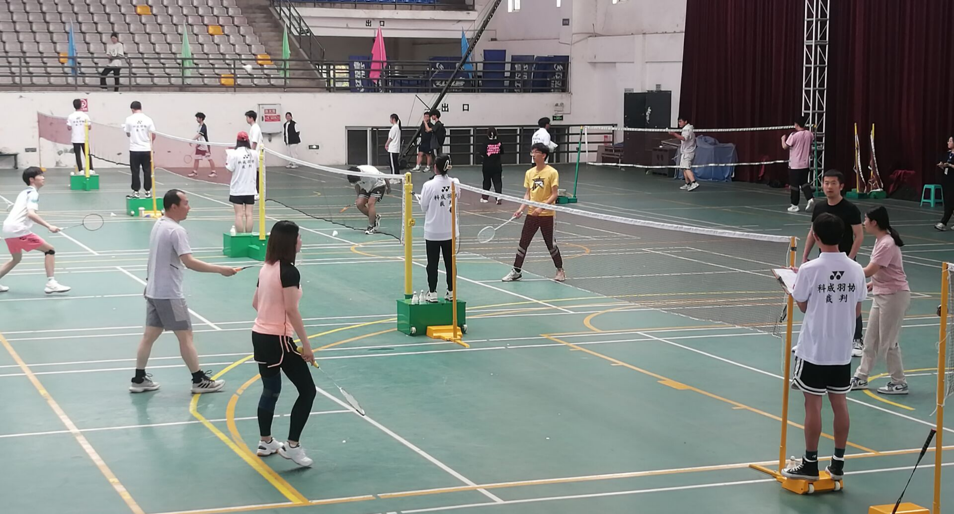 青春“羽”你 运动同行 ——艺术与科技学院参加校运会羽毛球比赛